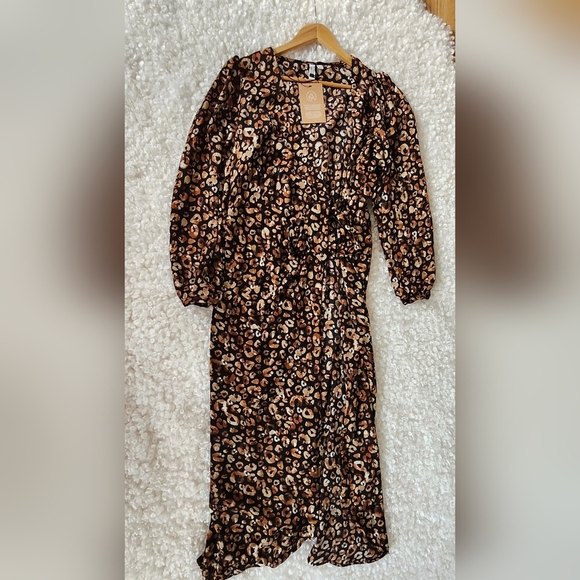 BNWT Vero Moda Boutique Sz M Animal Print Wrap Long Sleeve Maxi Dress - Picture 8 of 12